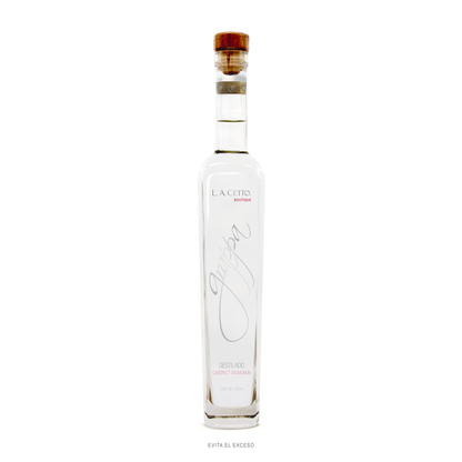 Grappa destilado de uva