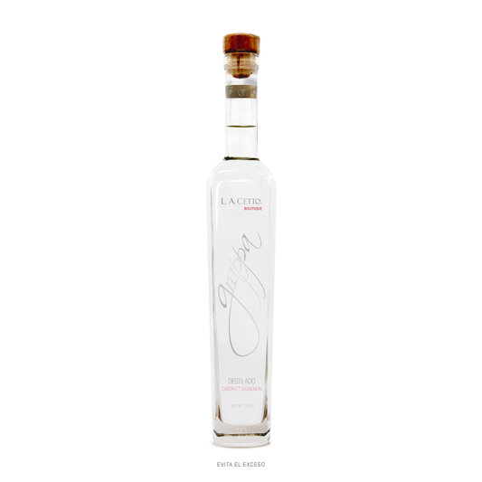 Grappa destilado de uva